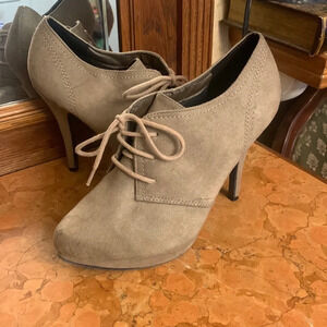 X-Appeal Derby lace up Ankle Booties Boots 8